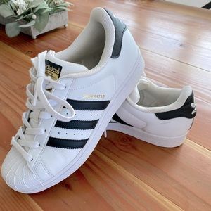 Women’s adidas superstar